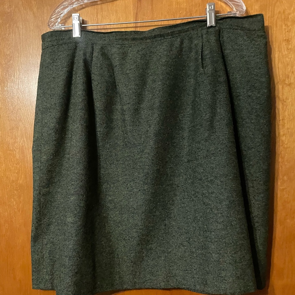 Le Suit Olive Jacket With Black Collar View 2